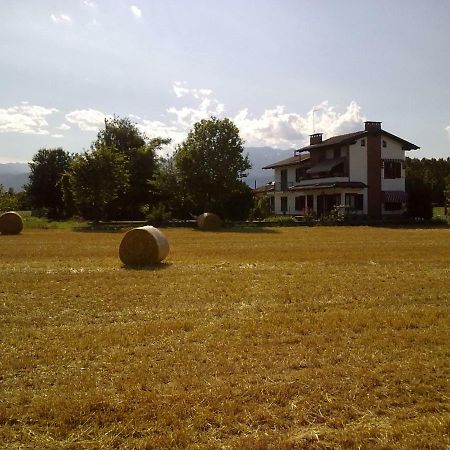 I 99 Ulivi Bed and Breakfast Cavour Buitenkant foto