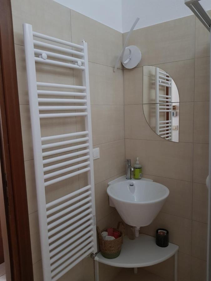 I 99 Ulivi Bed and Breakfast Cavour Buitenkant foto