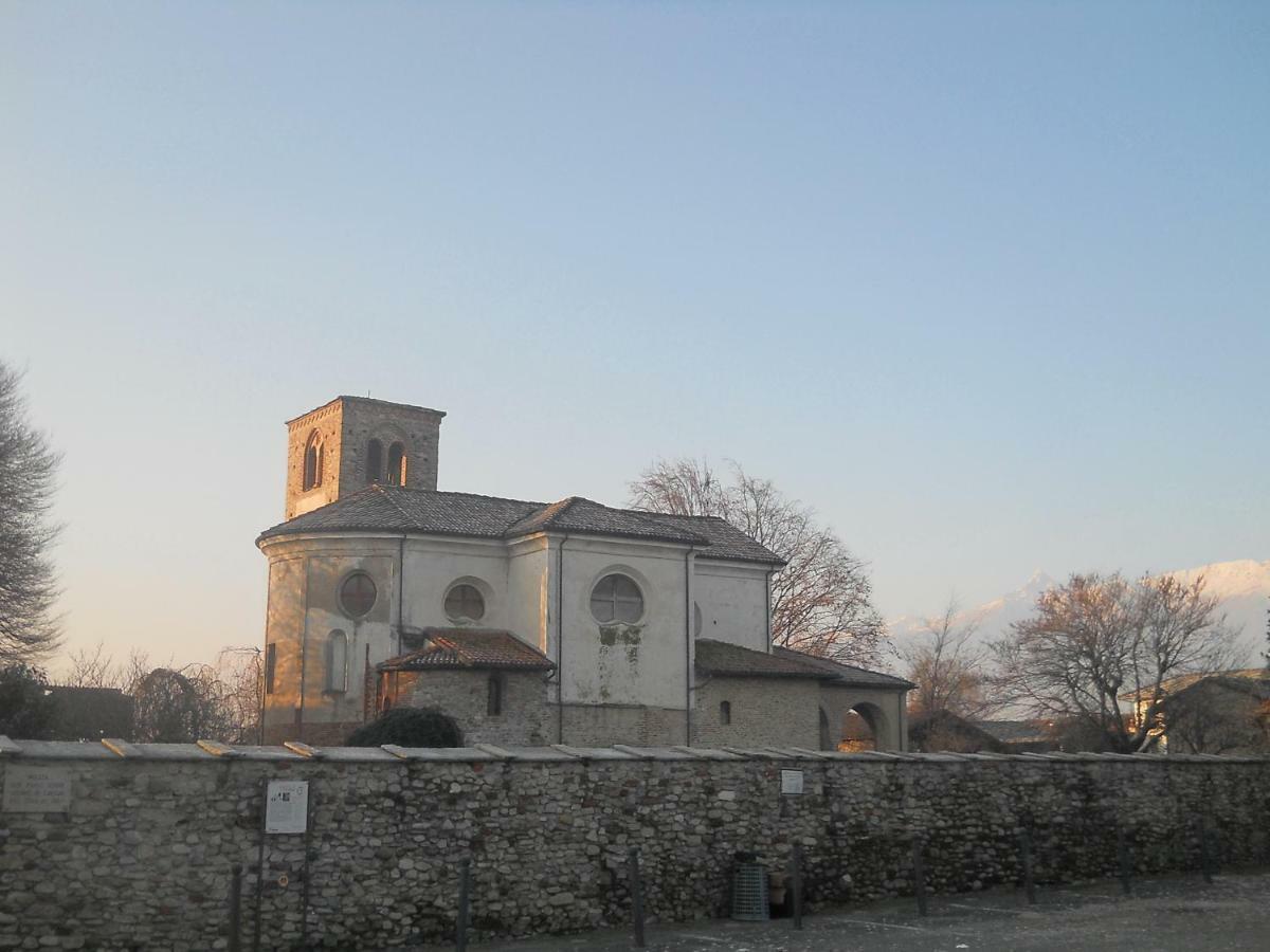 I 99 Ulivi Bed and Breakfast Cavour Buitenkant foto